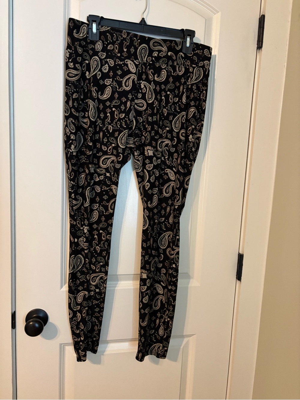 Black Paisley Print Leggings - Stylish Pull-On Leggings